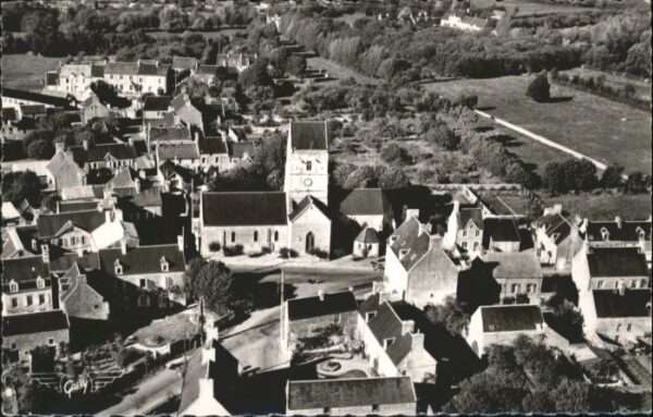 Agon-Coutainville Fliegeraufnahme Eglise