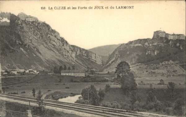La Cluse-et-Mijoux Chateau de Joux Larmont