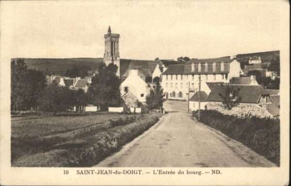 Saint-Jean-du-Doigt Entree du bourg