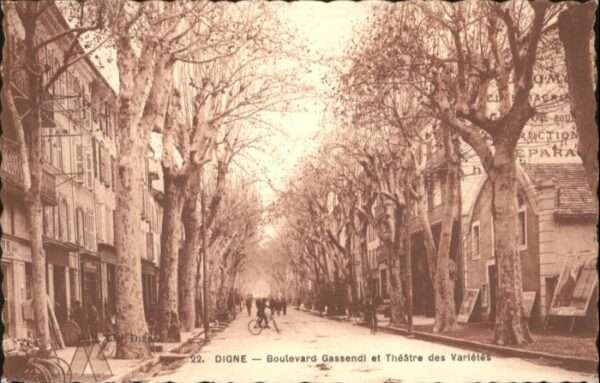 Digne-les-Bains Boulevard Gassendi Theatre des Varletes