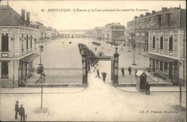 Montlucon Entree la Cour principal des nouvelles