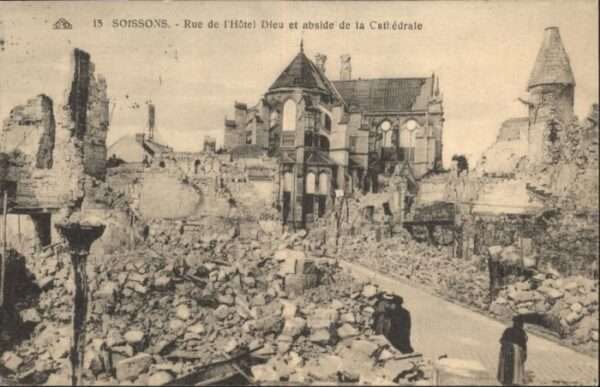 Soissons Rue de l_Hotel de Ville Abside de la Ca