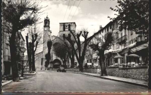 Forcalquier le Boulevard Latourette la Cathedrale