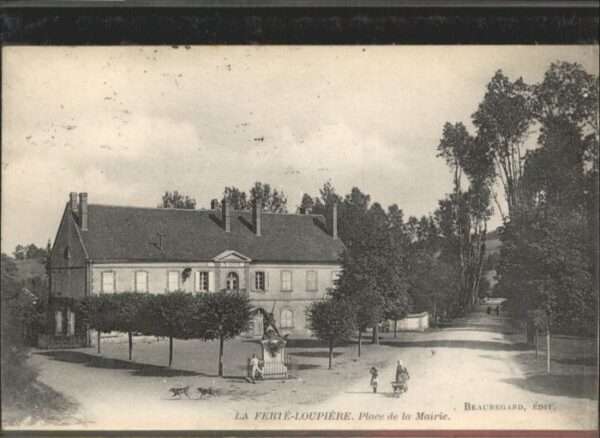 La Ferte-Loupiere Place de la Mairie