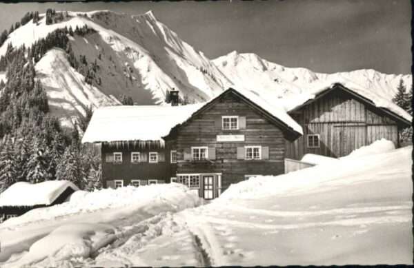Baad Mittelberg Kleinwalsertal Baad Kleinwalsertal Starzelhaus