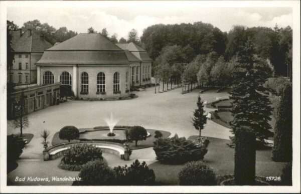 Bad Kudowa Niederschlesien Bad Kudowa Wandelhalle Springbrunnen