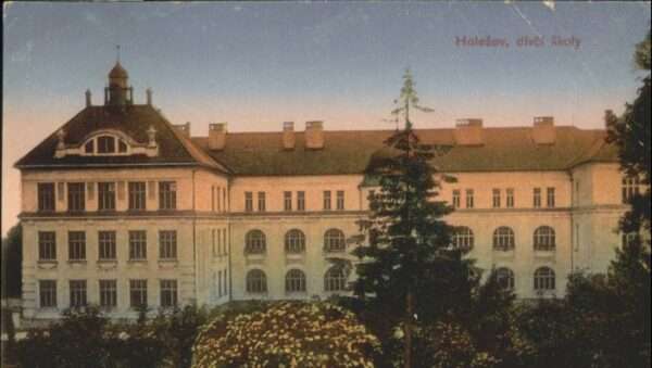 Holesov Divci skoly