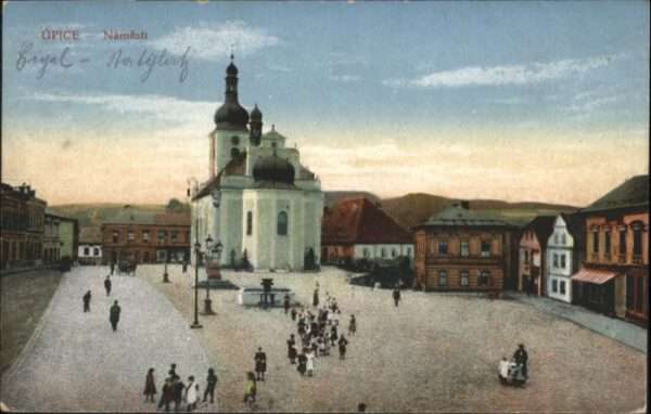Upice Namesti Säule Brunnen