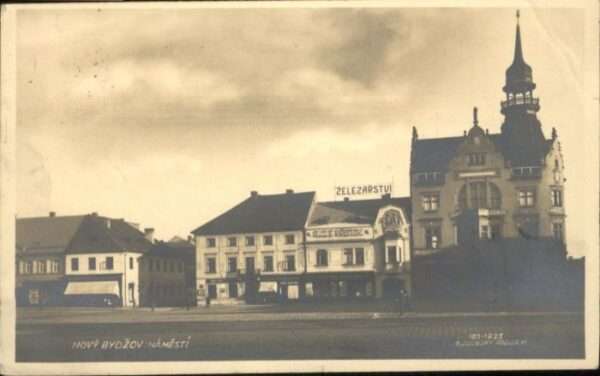 Novy Bydzov Namesti Zelezaratui