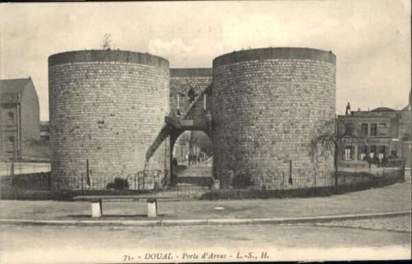 Douai 59 Douai Porte d_Arras