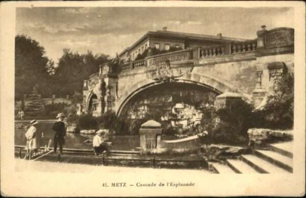 Metz  57 Moselle Metz Cascade Esplanade