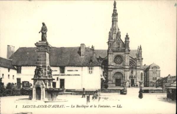 Sainte-Anne-d Auray Basilique Fontaine
