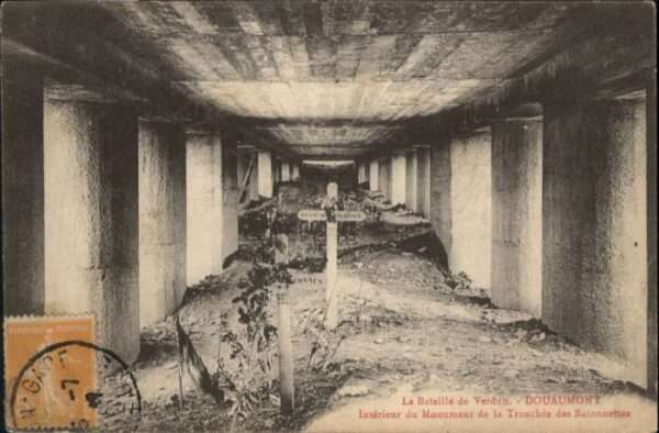 Douaumont Verdun Bataille Monument Trnachee Baion