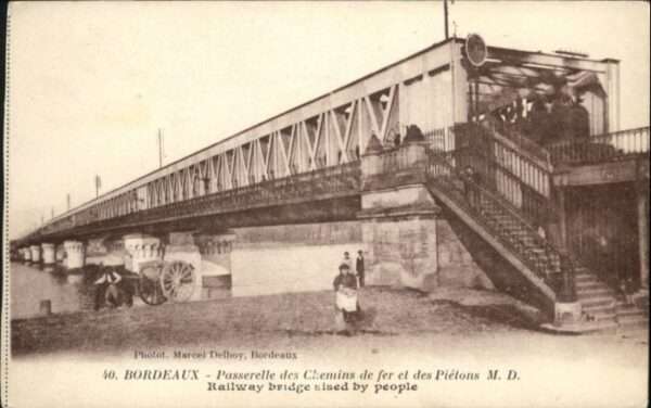 Bordeaux Passerelle Chemins