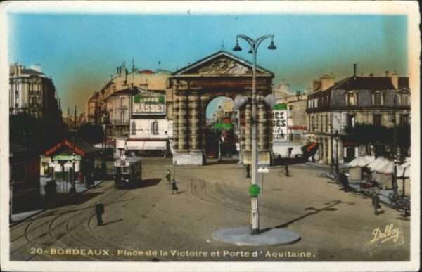 Bordeaux Place Victoire Porte d_Aquitaine Strass