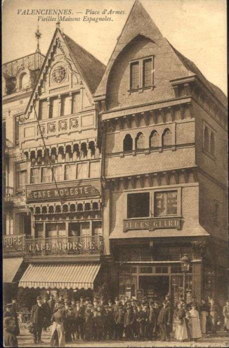 Valenciennes Vieiles Maison Espagnoles Place d_Armes