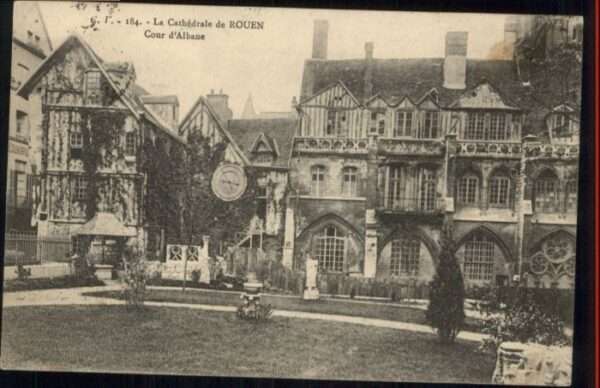 Rouen Cathedrale Cour Albane