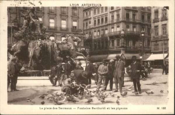 Lyon France Lyon Place Terreaux Fontaine Bartholdi