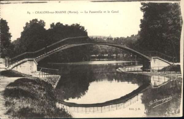 Chalons-en-Champagne Marne Passerelle Canal