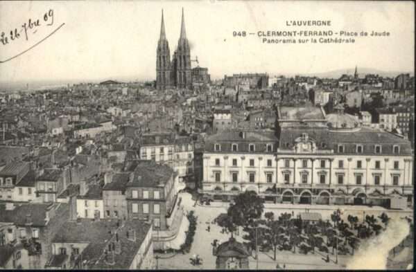 Clermont-Ferrand Place Jaude Cathedrale