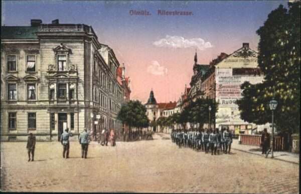 Olmuetz Olomouc Olmütz Alleestrasse Soldaten
