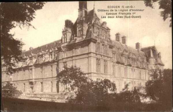 Ecouen Chateau Legion d_Honneur
