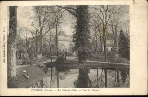 Poitiers 86 Poitiers Chateau d_Eau Parc Blossac