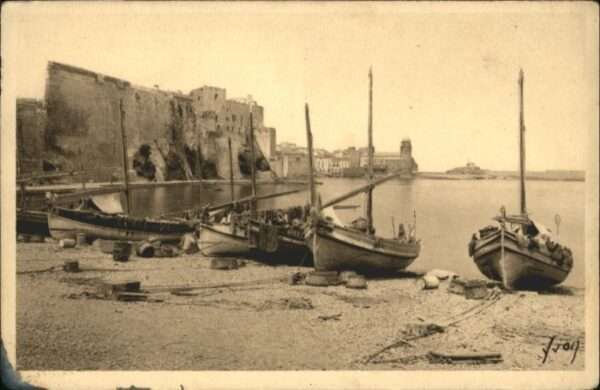 Collioure Port Faubourg Chateau