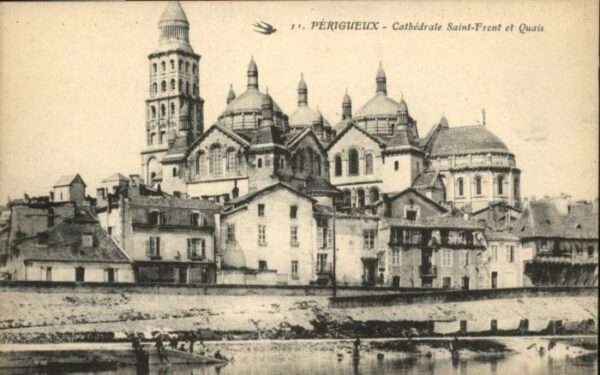 Perigueux Cathedrale Saint-Front Quai
