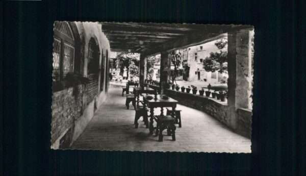 Perouges Galerie Gothique Musee l'Ostellerie