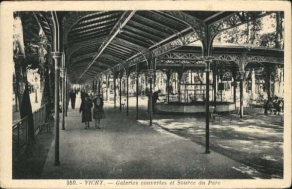 Vichy Allier Vichy Galeries Couvertes Source Parc