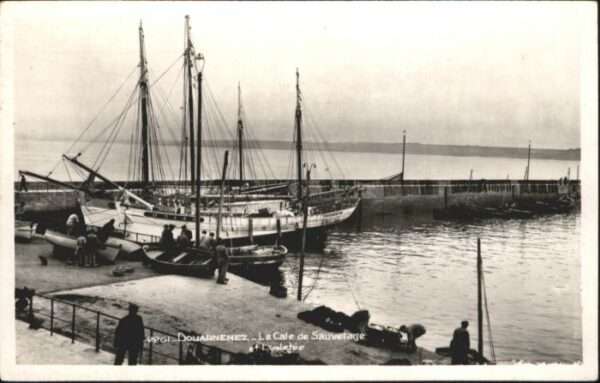 Douarnenez Cale Sauvetage Jetee Schiff