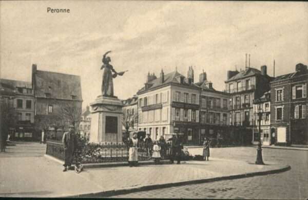 Peronne 80 Somme Peronne Denkmal