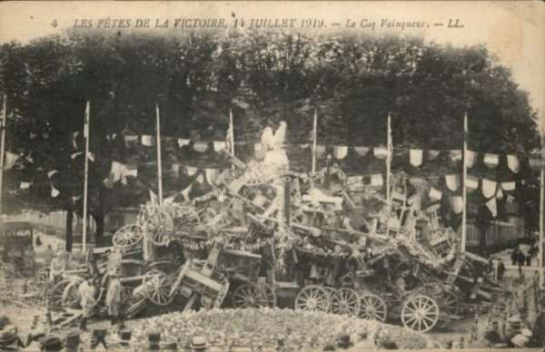 Paris Fete Victoire Coq Vainqueur Kanone