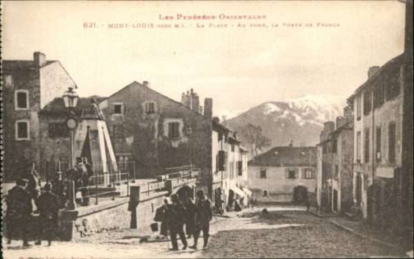 Mont-Louis Montagne Mont-Louis Place Fond Porte France