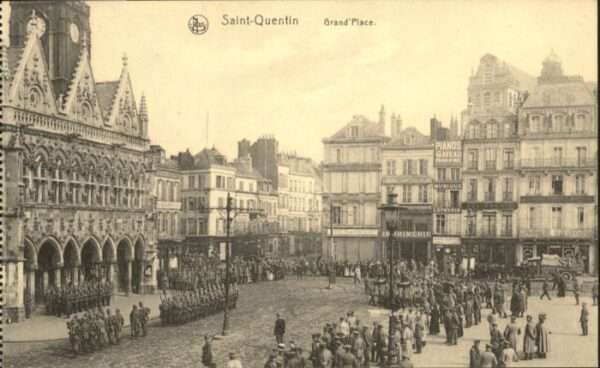 Saint-Quentin 02 Aisne Saint-Quentin Soldaten Grand Place