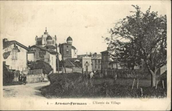 Ars-sur-Formans Village