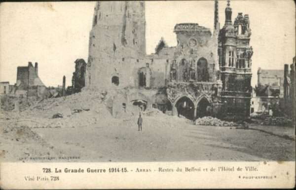 Arras Pas-de-Calais Arras Beffroi Hotel de Ville Guerre Zer