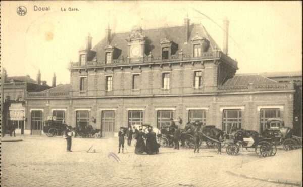 Douai 59 Douai Gare Bahnhof Kutsche Pferd