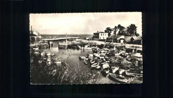 Le Chateau-d Oleron Port