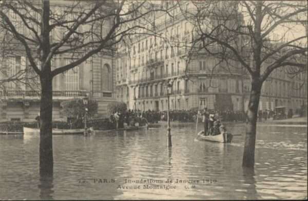 Paris Avenue Montalgne Hochwasser