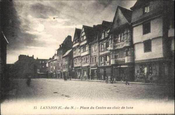 Lannion Place Centre Clair Lune