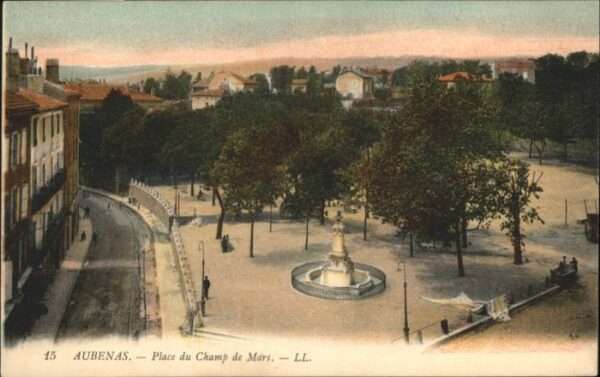 Aubenas Place Champ Mars
