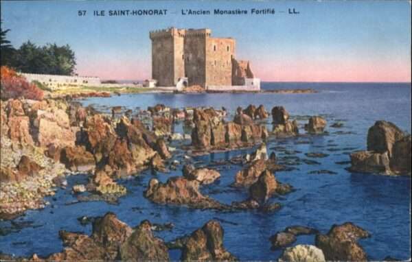 Ile Saint-Honorat Alpes Maritimes Monastere Fortifie