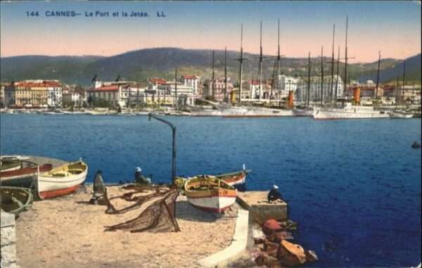 Cannes Alpes-Maritimes Cannes Port Jetee