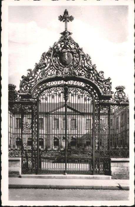 Troyes Grilles Hotel Dieu