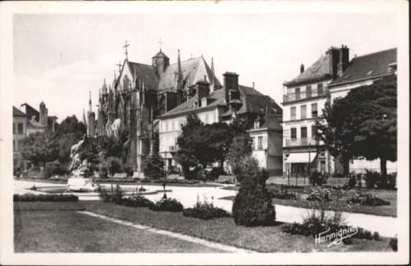 Troyes Jardin Prefecture St. Urbain