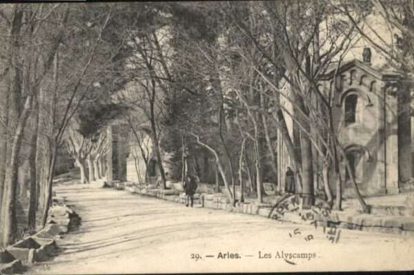 Arles Bouches-du-Rhone Arles les Alyscamps