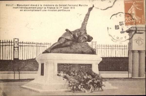 Bully-les-Mines Monument Soldat Fernand Marche