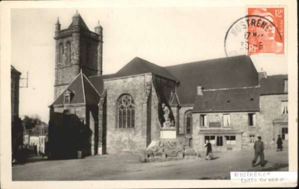 Rostrenen Place Eglise Monument